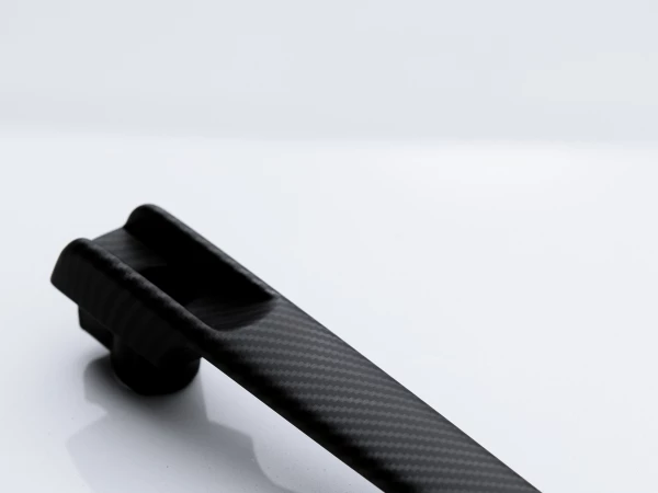 Ручки для установки функции keyless-go в исполнении «карбон»