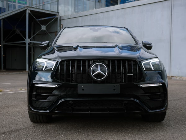 MERCEDES BENZ GLE 63 S - вид спереди