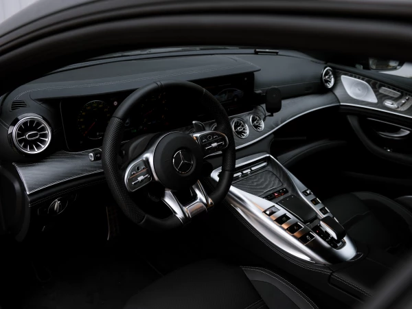 Интерьер Mercedes-Benz AMG GT