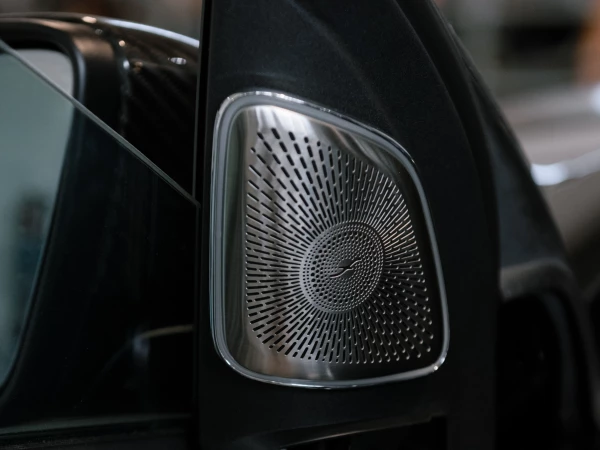 Установка аудиосистемы “BURMESTER”
