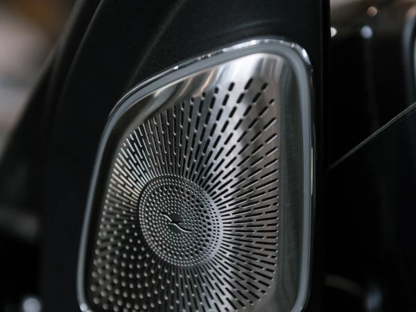 Установка аудиосистемы “BURMESTER”